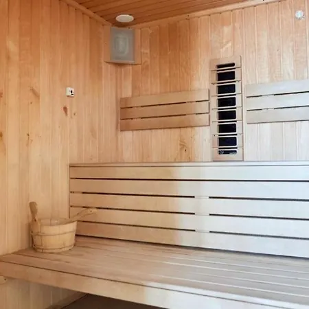 Marina Blue - Pool & Langa Plaja Mamaia Nord Apartment *