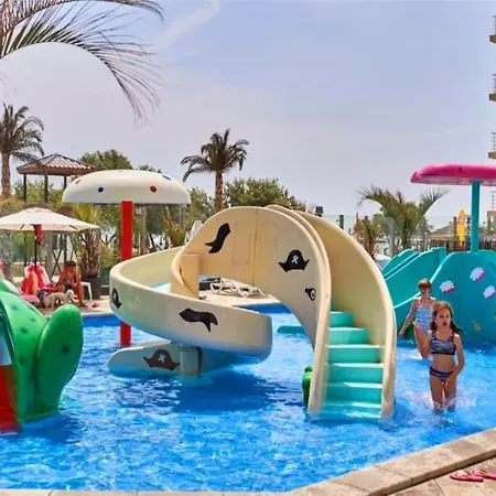 Marina Blue - Pool & Langa Plaja Mamaia Nord شقة *