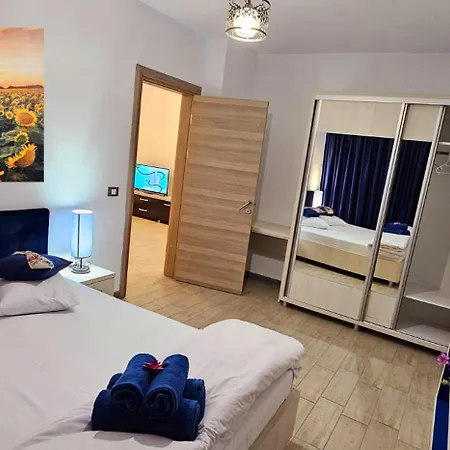 Marina Blue - Pool & Langa Plaja Mamaia Nord *