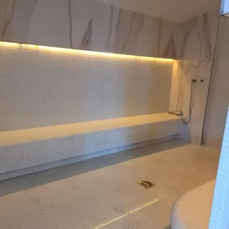 Marina Blue - Pool & Langa Plaja Mamaia Nord Apartment *